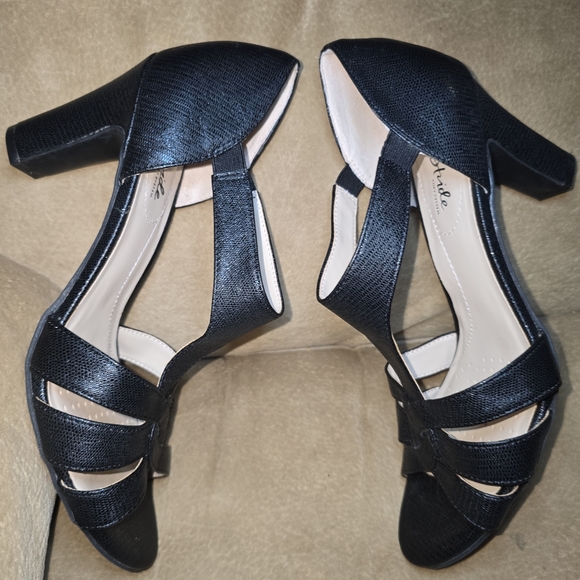 LifeStride Caramel Women's High Heels By LifeStride Black Size 9.5M - Picture 2 of 8